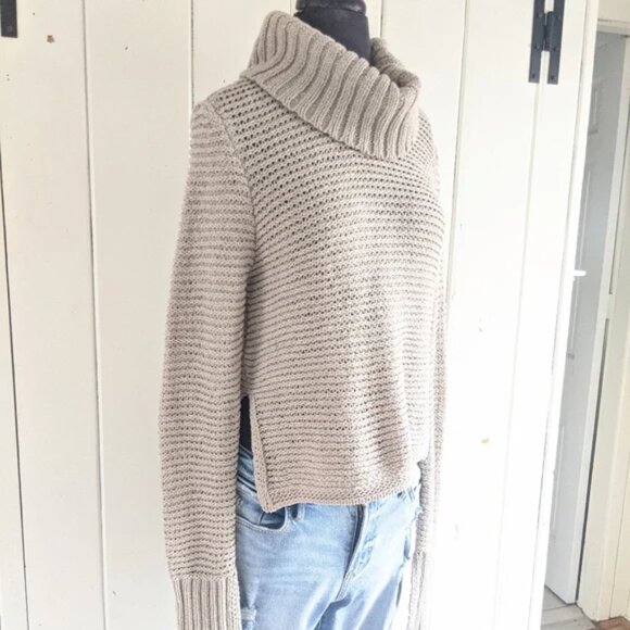 BCBGmaxazaria Dominick turtleneck sz M - Picture 4 of 11